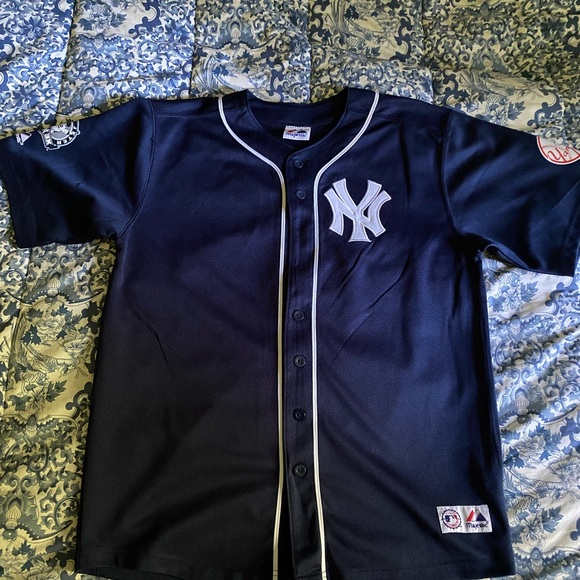 NY Yankees Derek Jeter Jersey - Picture 2 of 5